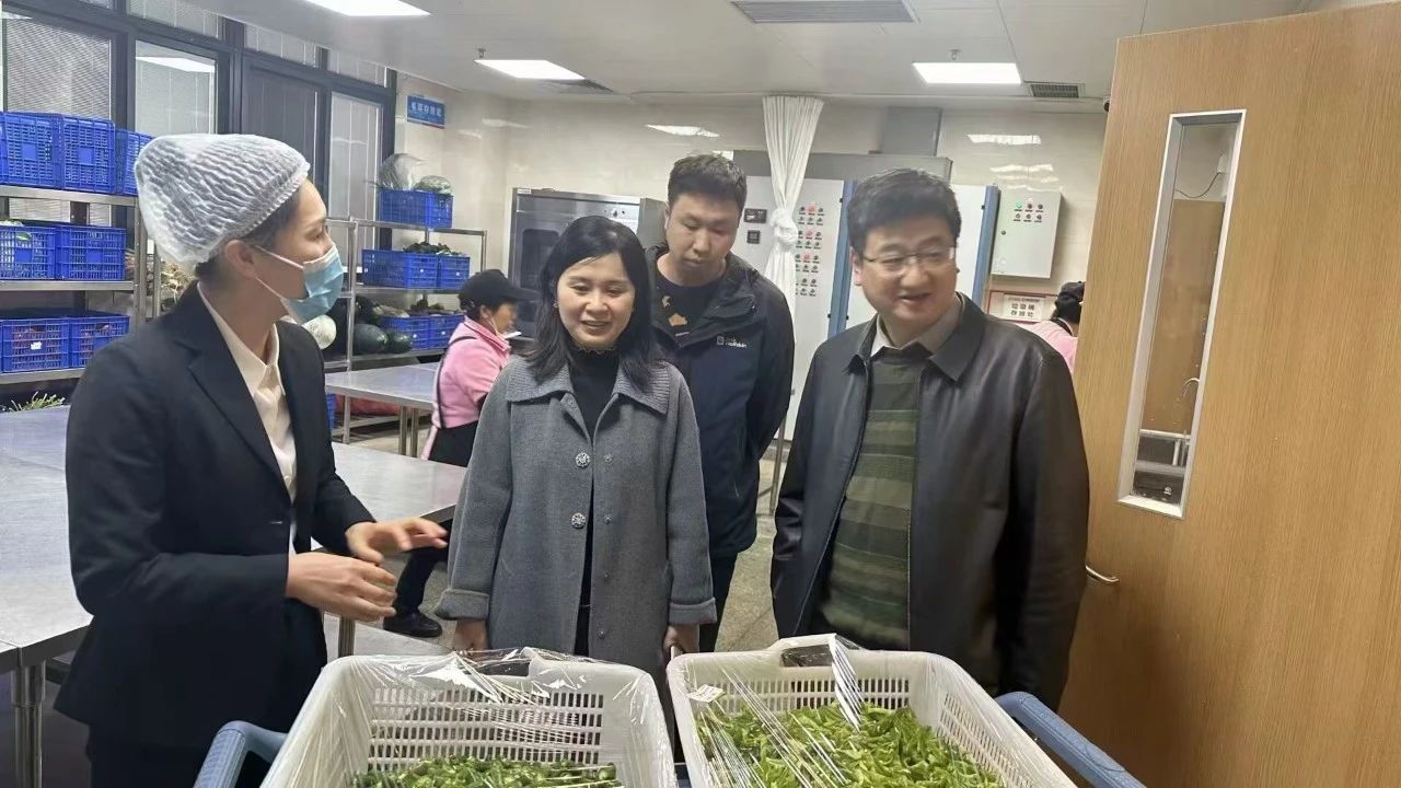 重庆儿童医院食物清静强化行动：副院长陈大鹏带队检查，，，，，确保饮食清静